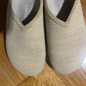 Rothy's The Casual Clog - Flax Size 9 -Hardly worn